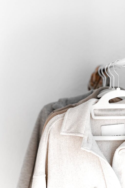 How to Build a Basic Capsule Wardrobe: A Beginner’s Guide